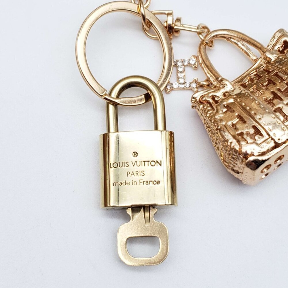 Louis Vuitton Authentic Gold Lock 🔒 Unbranded Keychain Charm for Bags - Picture 4 of 7